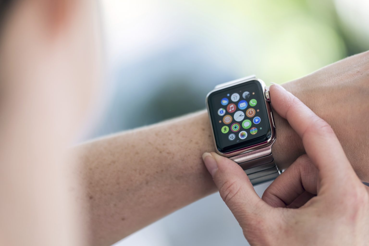 Top 10 Smartwatch Apps to Download Right Now