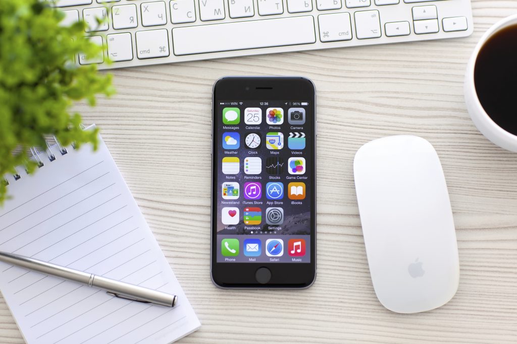 6 Free iPhone Apps and Games to Cure Boredom