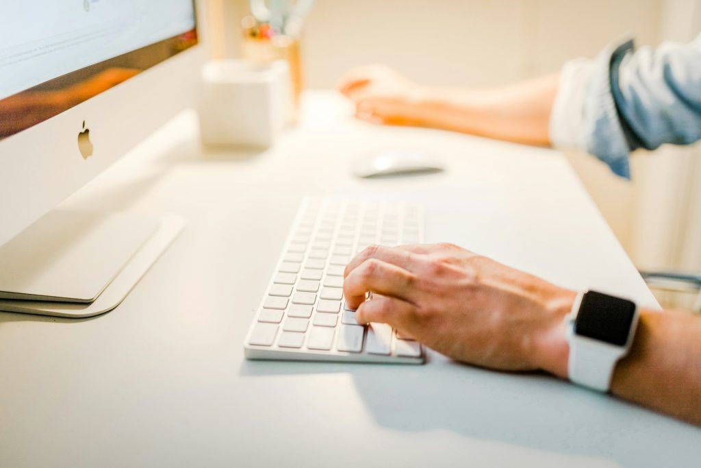 Reasons why time trackers are the new must-have for every remote worker
