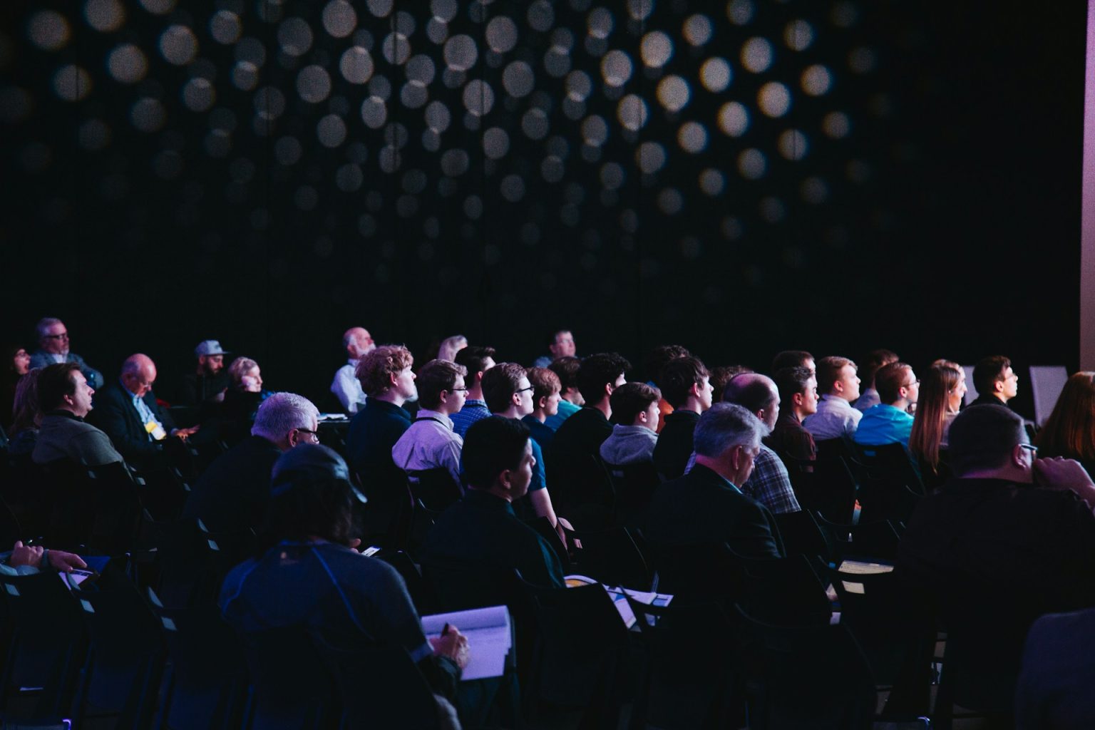 Top Things to Consider When Booking a Business Conference Venue Top Things to Consider When Booking a Business Conference Venue